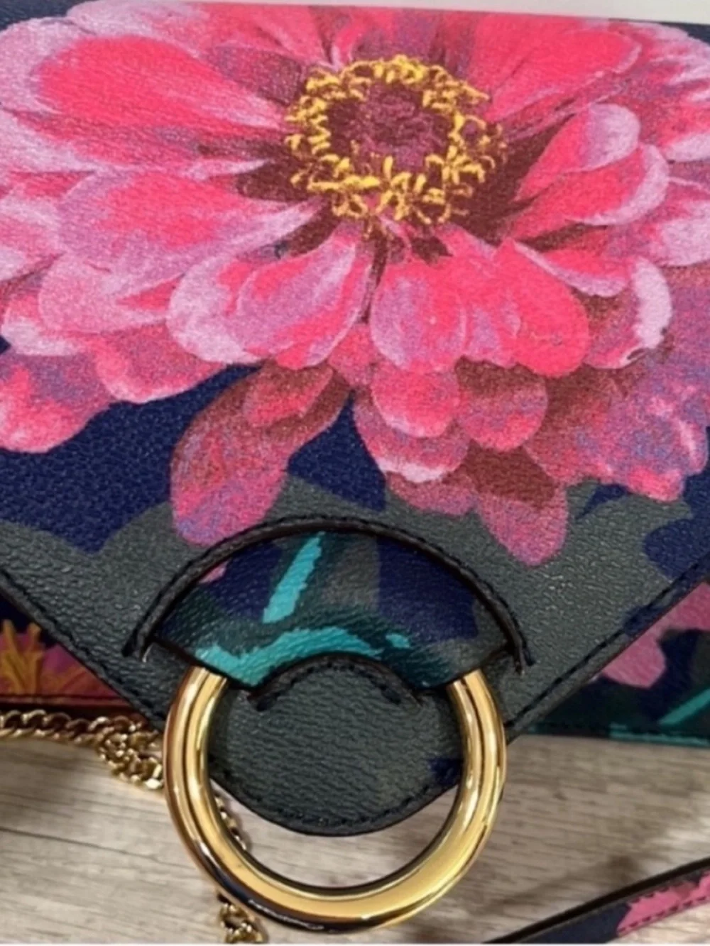 Banana Republic Classic Faux Leather Floral Daisy Crossbody Bag, NWT